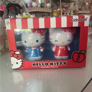 New / Open Box Kidrobot Hello Kitty Vinyl Mini Figure 2 Pack 2021 Set Sanrio